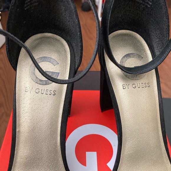 G by Guess Shantel Block Heel Sandals Black Fabric Size 7.5M - Picture 3 of 4